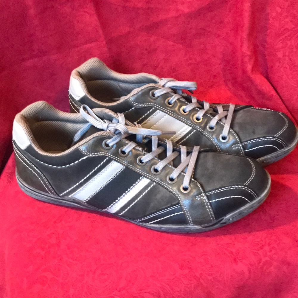 Men’s size 11 DayFive lace-up shoes, two-tone gray